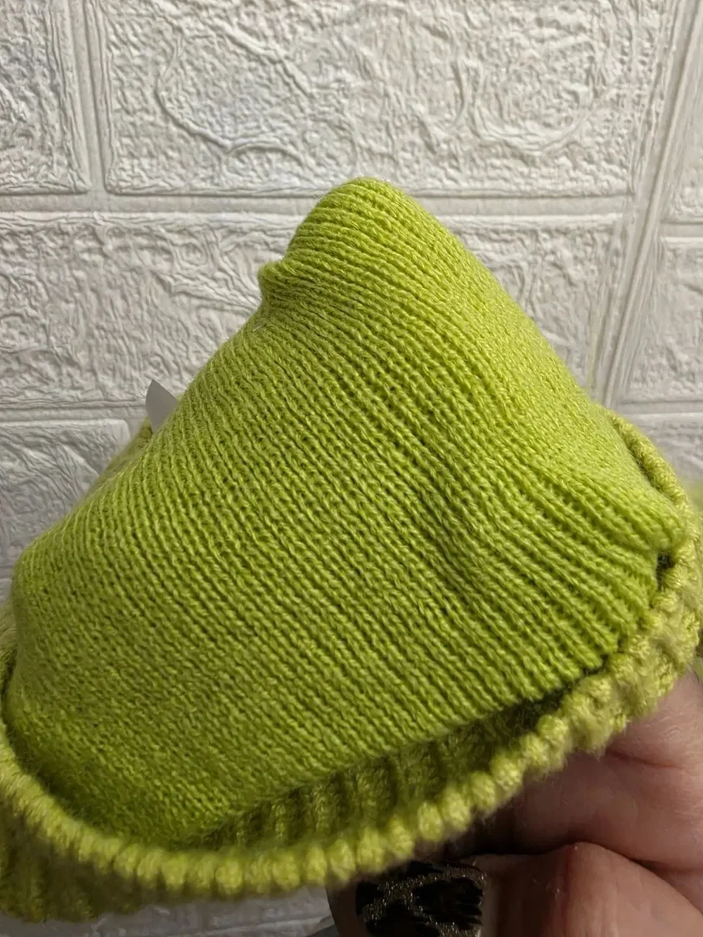 Dr. Seuss The Grinch Kids Beanie Hat & Gloves Gift Set Green NWT Cap